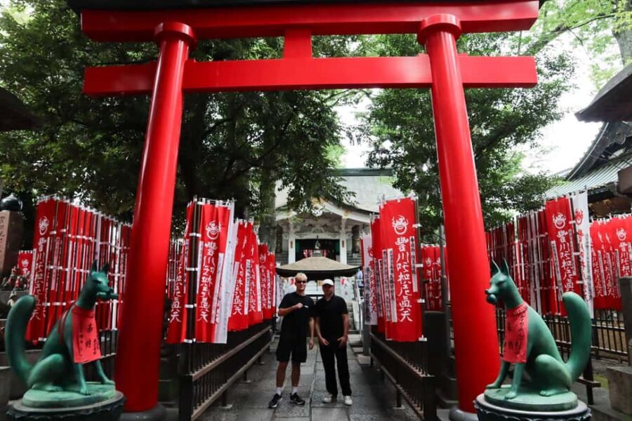 Tokyo: Akasaka Walking Tour with Temple Visit - Instagram Spots and Photography Highlights