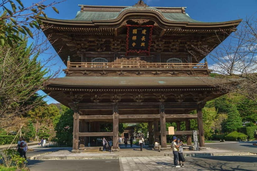 Tokyo: Full-day Private Kamakura and Enoshima Tour w/ Driver - FAQ