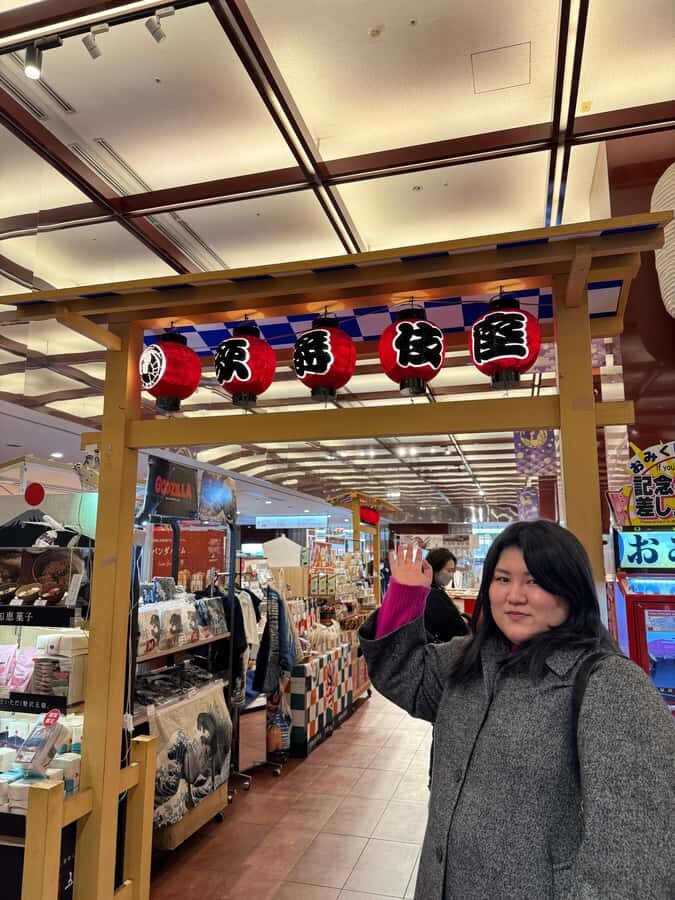 Tokyo: Guided Walking Tour of Theatres and Musicals - An In-Depth Look at the Tour Experience