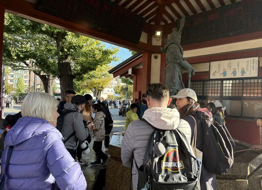Tokyo: Imperial Palace Ruins & Samurai History Tour - A Closer Look at the Tour Experience