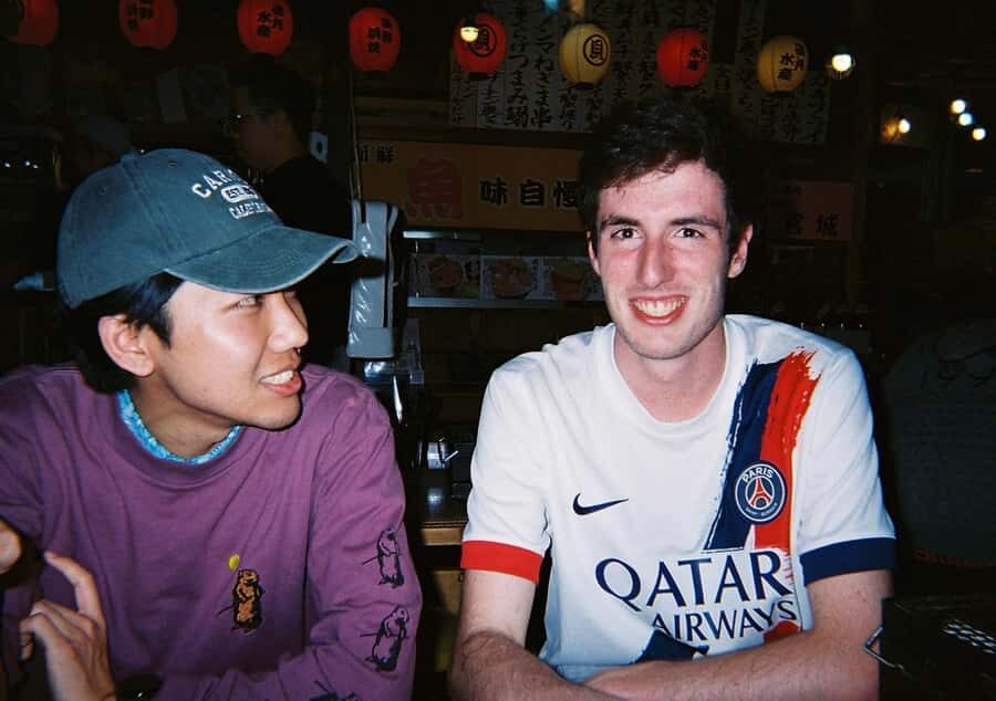 Tokyo: Shinjuku Bar Hopping & Cultural Exchange with Locals - The Food, Drinks, and Atmosphere