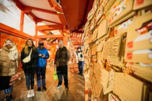 Tokyo: Shinjuku Nightlife & Secret Backstreets Walking Tour - What Makes This Tour Stand Out