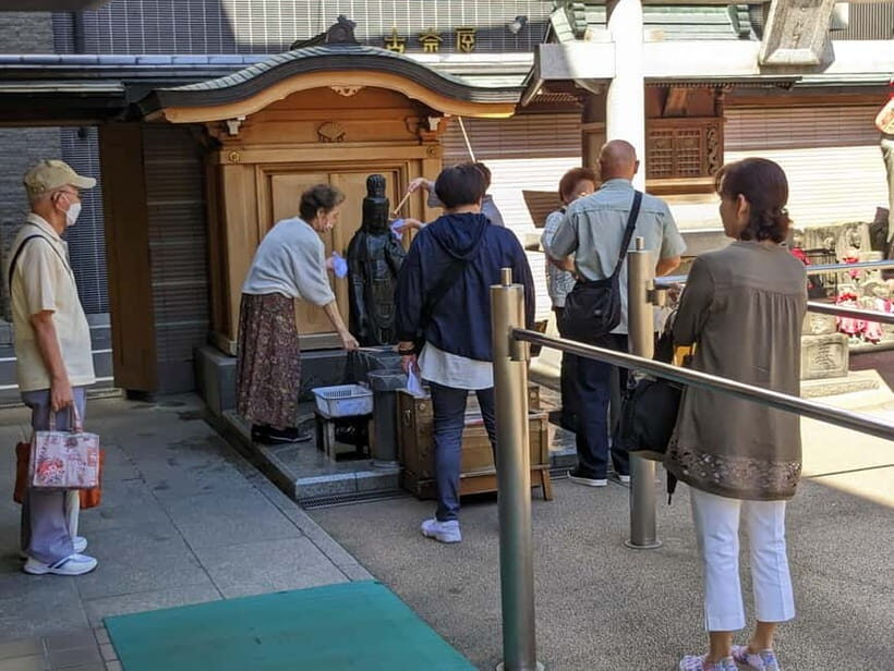 Tokyo: Temples and Rikugien Gardens Guided Walking Tour - FAQ  