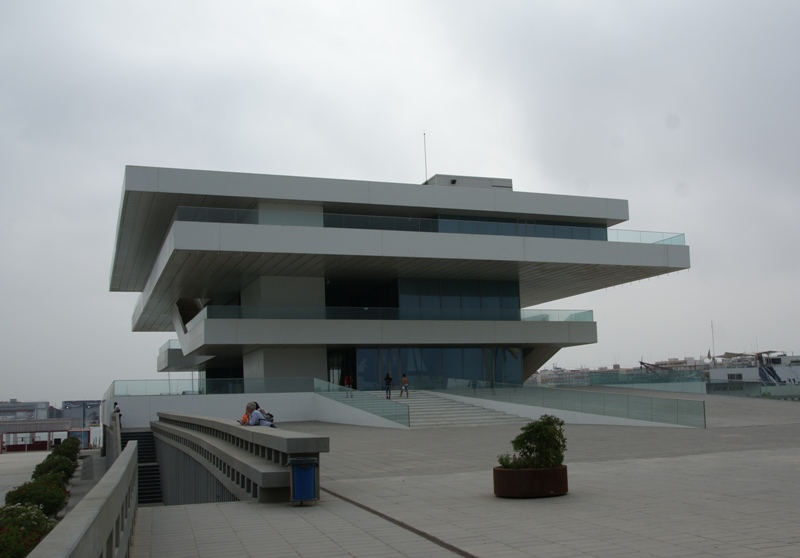 Veles e Vents building Valencia harbour