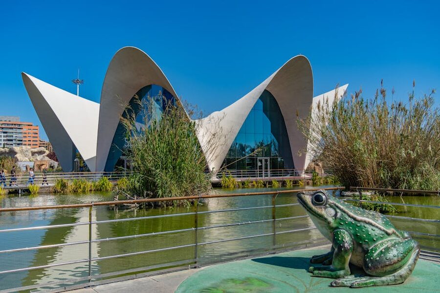 Sculpture at Oceanografic Valencia City of Arts