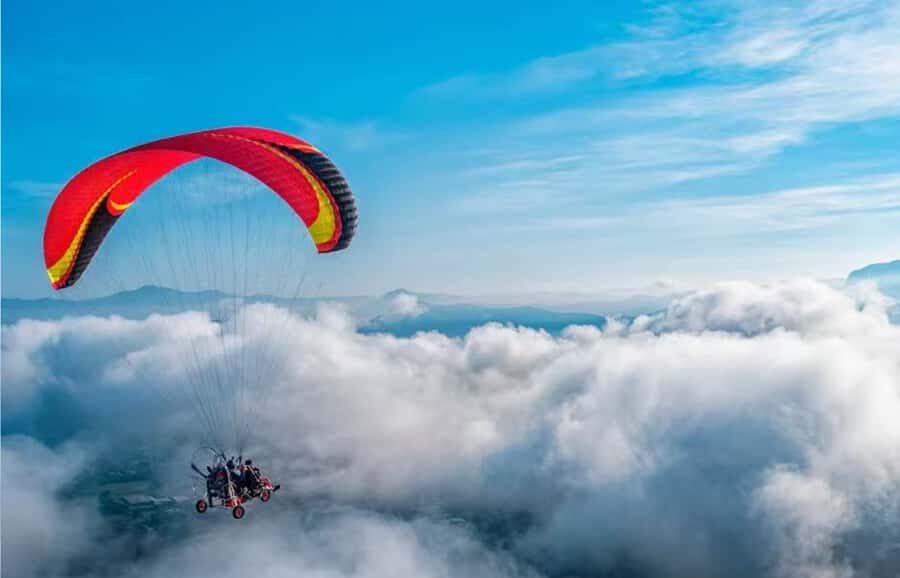 Vang vieng Cloud Walk: Hot Air Balloons and Paragliding Tour - The Morning Hot Air Balloon Experience