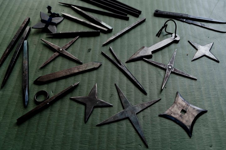 Various shuriken ninja throwing weapons