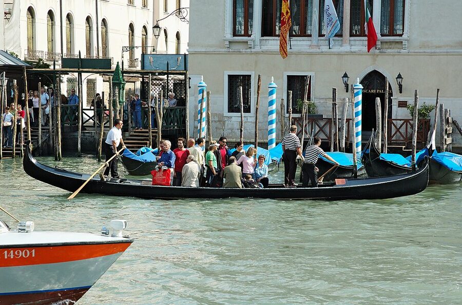 Traghetto gondola crossing the Grand Canal at Santa Sofia