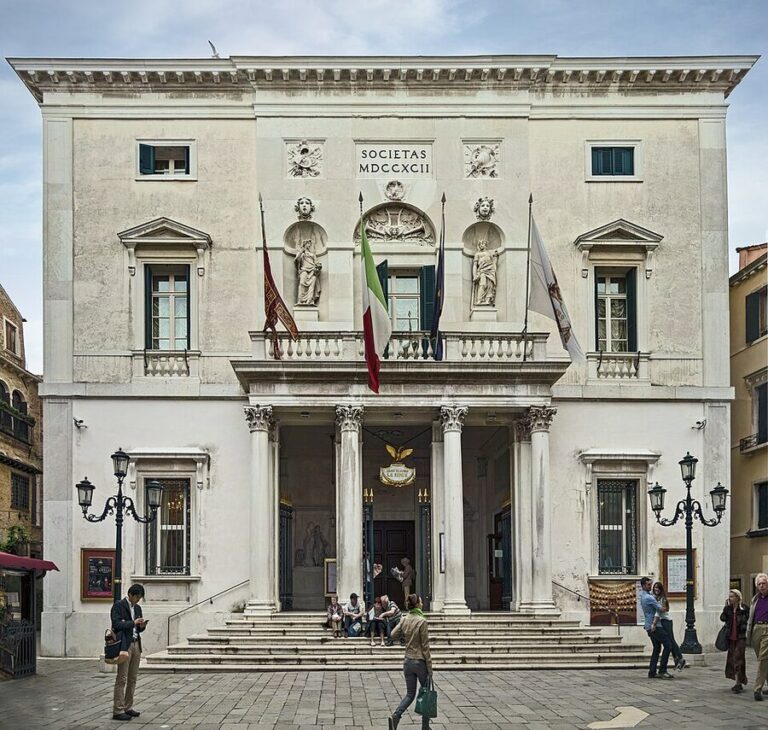 How to Visit La Fenice Opera House