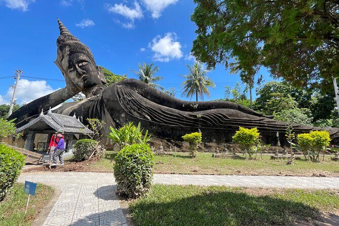 Vientiane Landmarks and Cultural Immersion Tour - Wat Si Muang: The City’s Spiritual Core