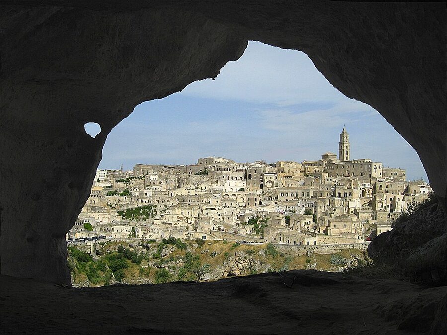 Cave dwelling in the Gravina ravine of Matera