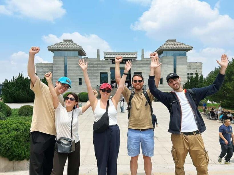 Xi'an in A Day: Terracotta Army & City Highlights with Lunch - Transportation & Group Size