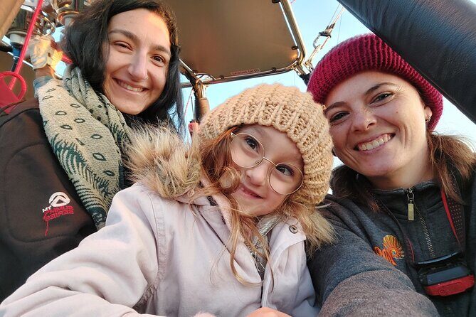 Yarra Valley Balloon Flight + Breakfast & Melbourne Pickup - The Balloon Inflation Process