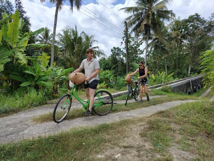 Yogyakarta: Authentic Cycling Tour, Lunch & Waterfall Escape - Detailed Breakdown of the Itinerary