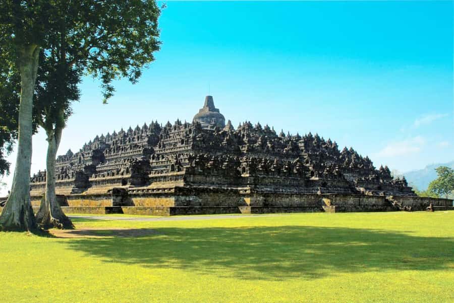 Yogyakarta: Borobudur 5-hour Tour with Climb-up & Transfers - Why This Tour Works Well