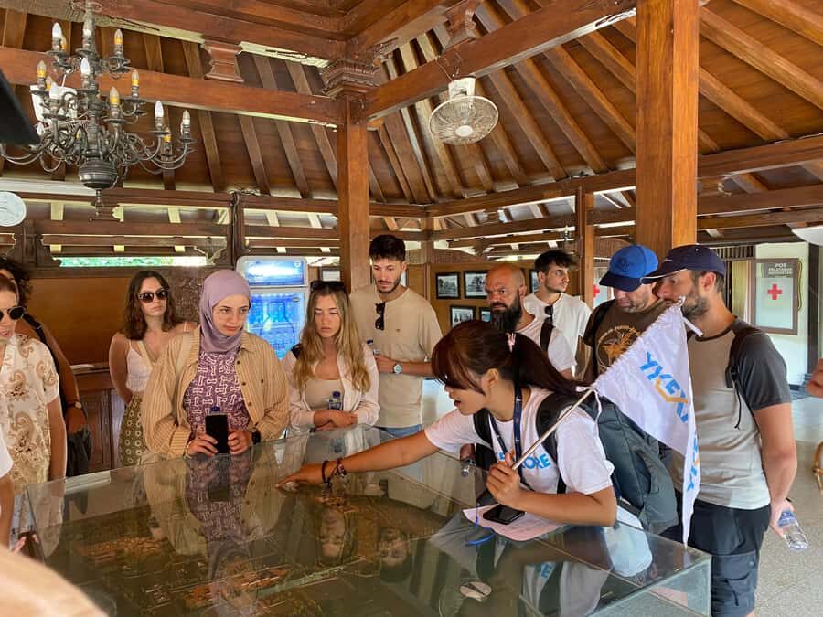 Yogyakarta: Borobudur Climb-up and Prambanan Guide Tour - Exploring Borobudur: More Than Just a Temple