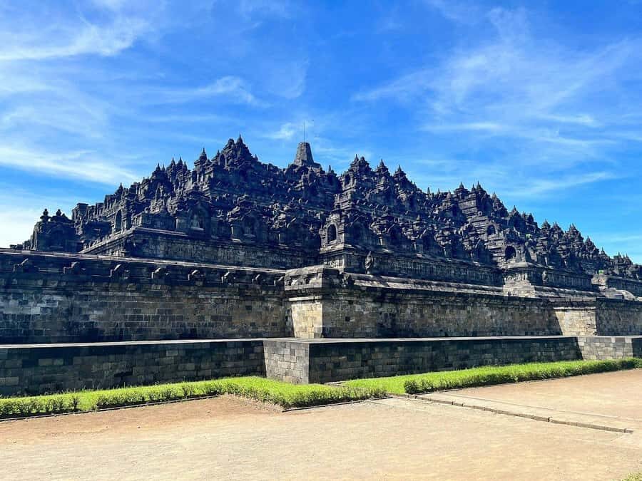 Yogyakarta: Borobudur Merapi Prambanan include all tickets - Pickup and Start