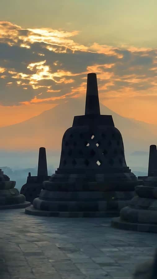 Yogyakarta: Borobudur Sunrise From Temple With Breakfast - An in-depth look at the experience