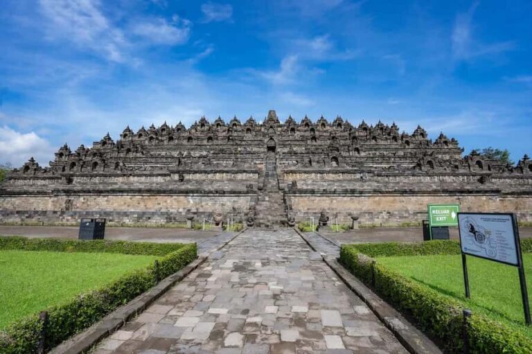 Yogyakarta: Borobudur Sunrise & Prambanan ClimbUp Guarantee - An Overview of the Tour Experience