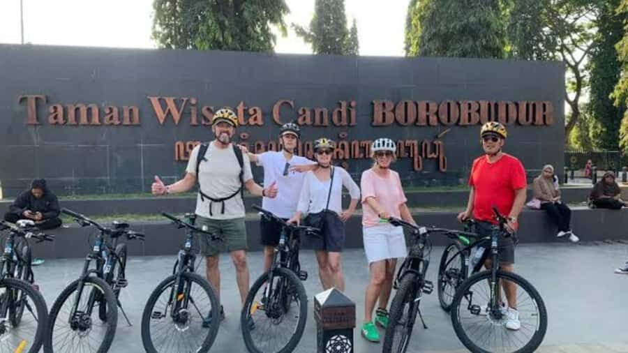 Yogyakarta: Half-Day Guided Bike City Tour - Detailed Review of the Tour