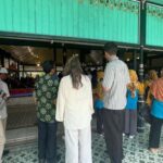 Yogyakarta: Sultan Palace and Water castle Guided Tour - What to Expect and Practical Tips