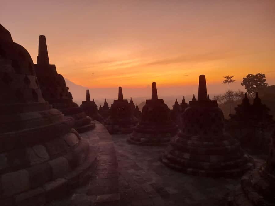 Yogyakarta: Sunrise From Borobudur, Volcano Jeep & Prambanan - Borobudur: Witnessing Sunrise & Exploring the Temple