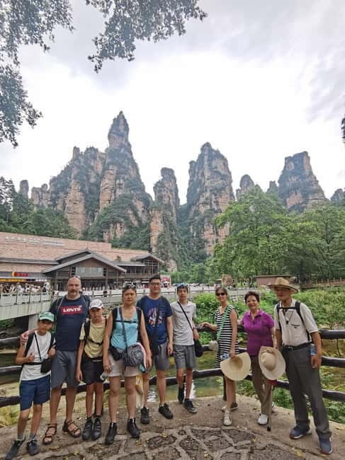 Zhangjiajie: Quartz Sand Painting Experience & Art Gallery - The Quartz Sand Painting and Art Gallery Experience
