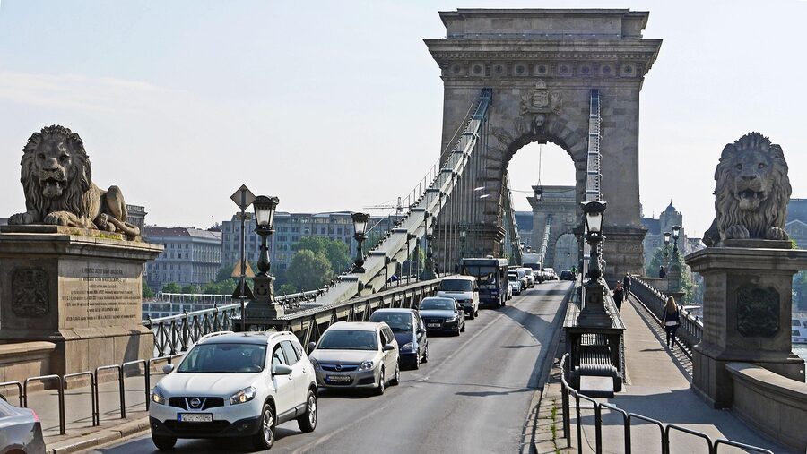 Sightseeing bus crossing the Chain Bridge in Budapest