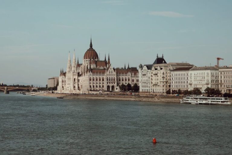 Booking a Tour of Budapest’s Parliament