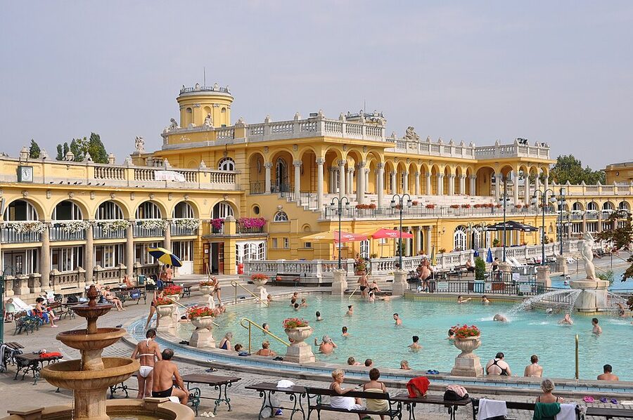 Széchenyi Thermal Bath exterior in City Park, Budapest