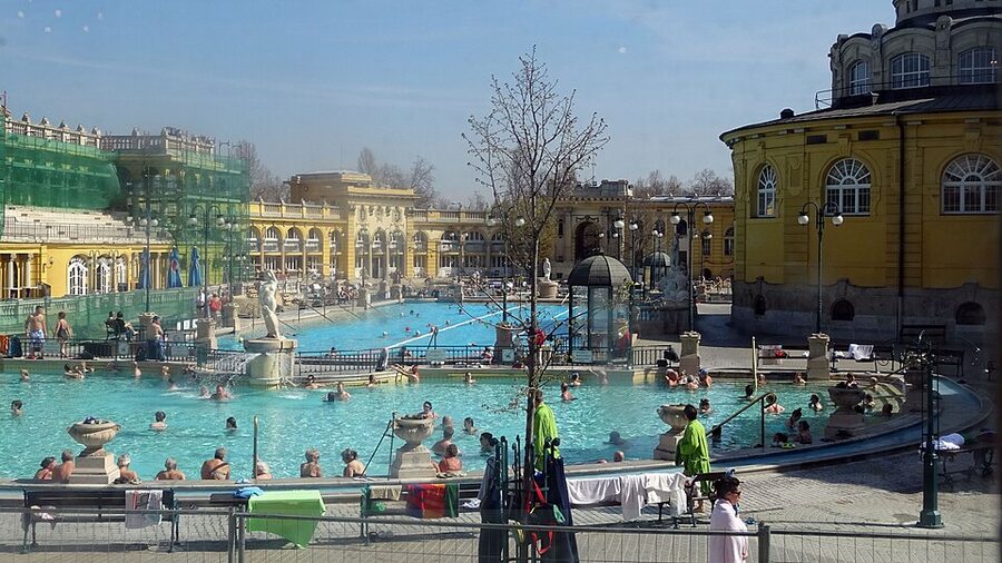 Szechenyi outdoor pools detail