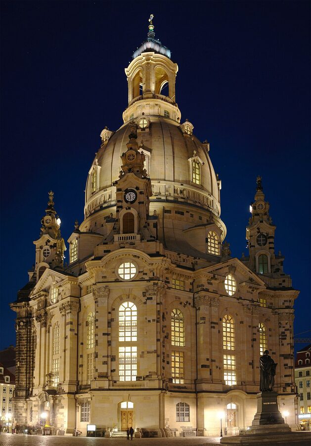 Dresden Frauenkirche illuminated at night