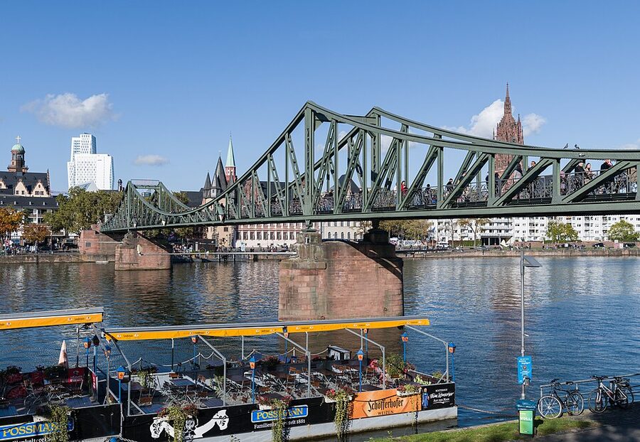 Eiserner Steg south view with Frankfurt skyline behind