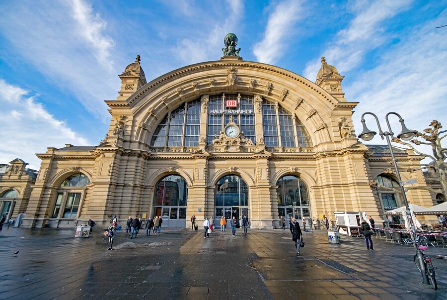 Frankfurt Hauptbahnhof central station building