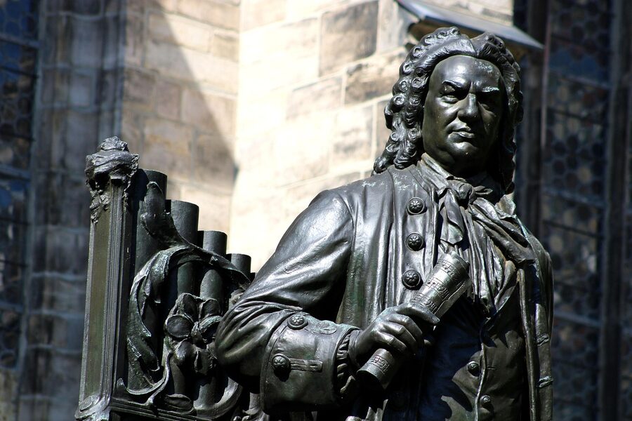 Bach bronze monument Leipzig Thomaskirche