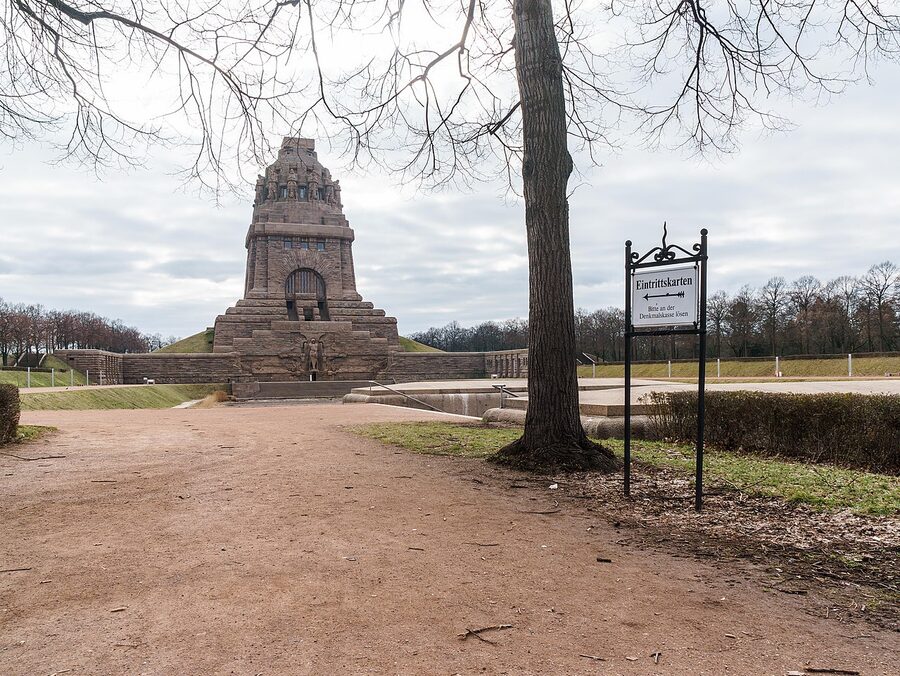 Voelkerschlachtdenkmal Battle of Nations Monument exterior view