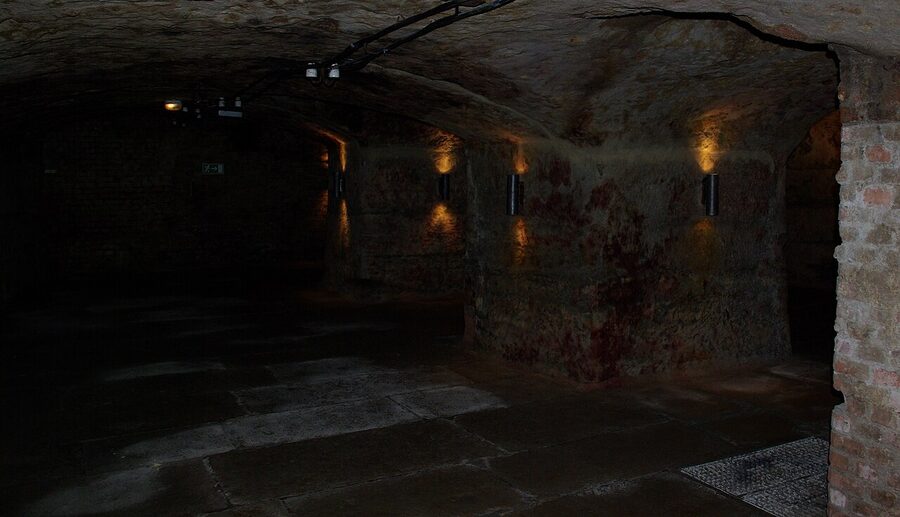 Long rock-cut corridor in Nuremberg's underground cellars