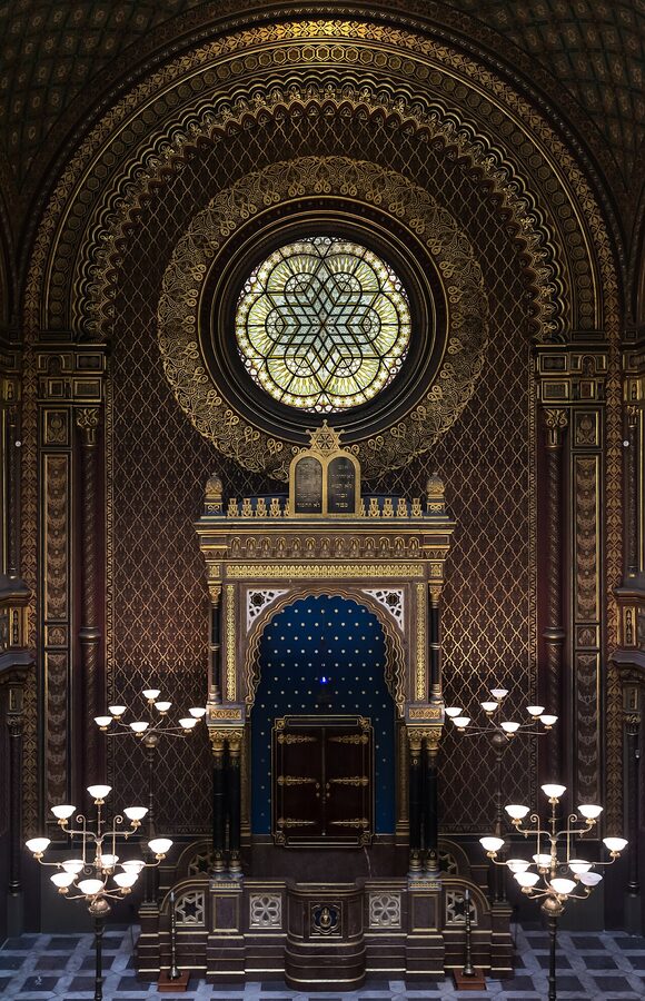 Moorish-style interior of Spanish Synagogue in Prague