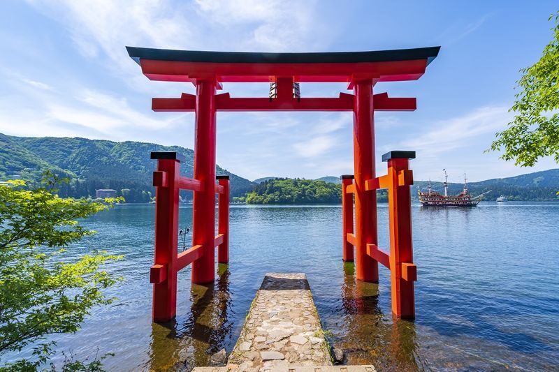 1-Person Tour: Mt. Fuji Classic Route Day Trip | Mt. Fuji Land, Sea, and Air Owakudani, Lake Yamanaka, Oshino Hakkai Day Trip with Ropeway | Departure from Tokyo - At Hakone Shrine, start with the water torii