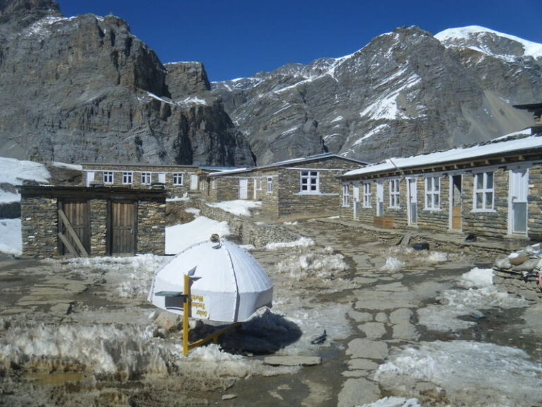 12D11N Annapurna Circuit Trek - Pisang and the upper route through Manang