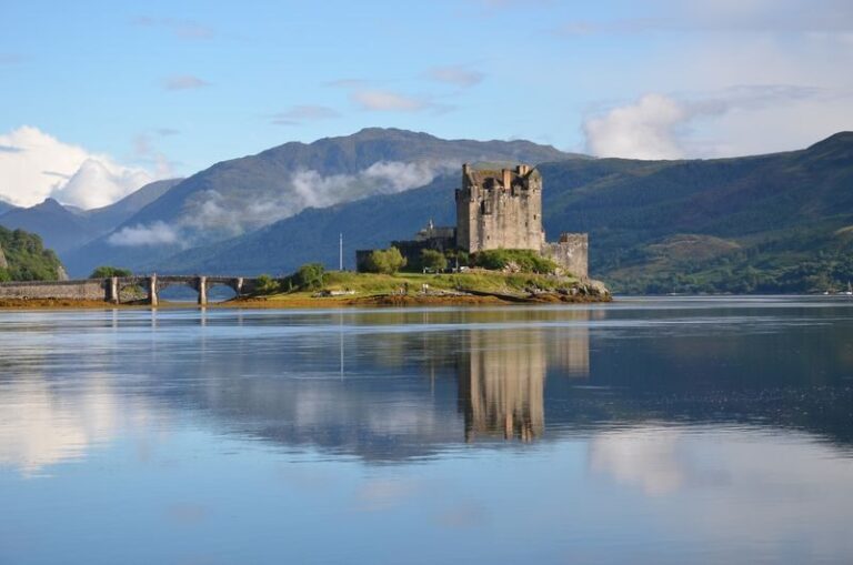 2-Day Isle of Skye, Fairy Pools & Castles Tour from Inverness - Day 1: Castles, cliffs and the Quiraing