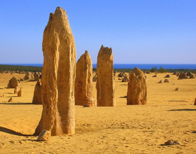 2 Day Western Australia Pink Lake Small Group Tour - Day one: dunes, seafood and the Kalbarri coast