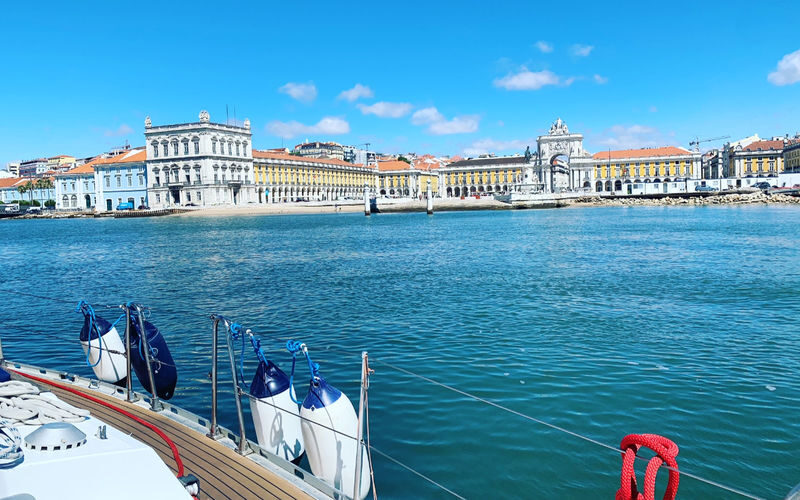 2-Hour Small Group Cultural Sailboat Experience in Lisbon - What the two-hour route is like