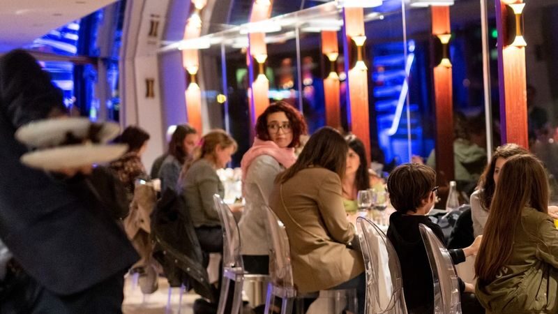3-course Italian dinner cruise experience by Trattoria in Paris - What the three-course Italian meal is like