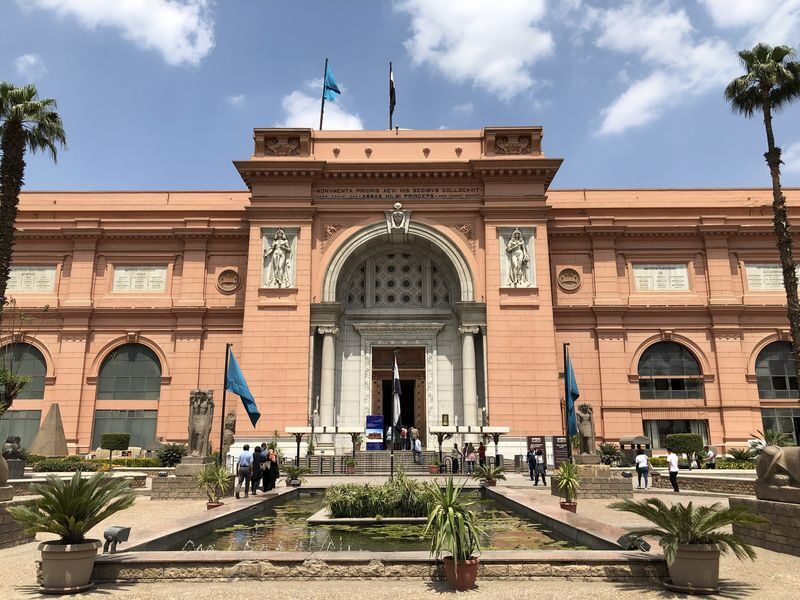 3-Day Cairo Highlights Tour - Day one: Giza, Memphis, and Saqqara