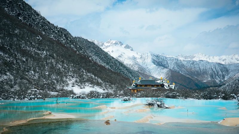 3-Day High-Quality Bullet Train Tour to Jiuzhaigou, Chengdu, Sichuan - A Tibetan-style dinner, with a practical caveat