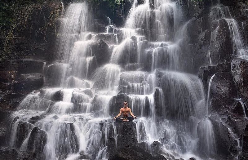 3 Days Bali Highlights Private Tour - Day 2: A 2 a.m. drive and a waterfall stop