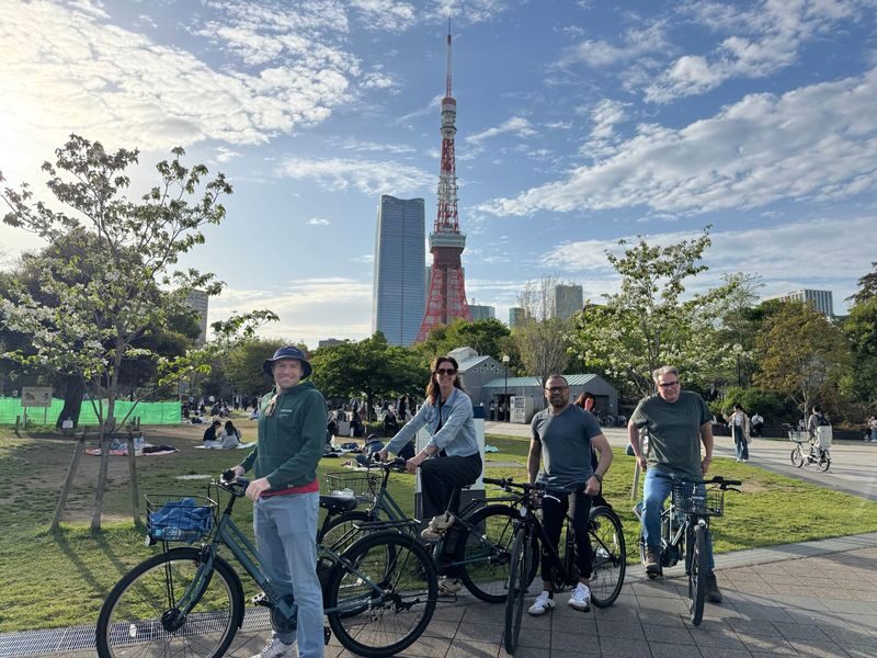3-Hour E-Bike Experience in Central Tokyo: Palace & Hidden Gems - What the route tells you about Tokyo