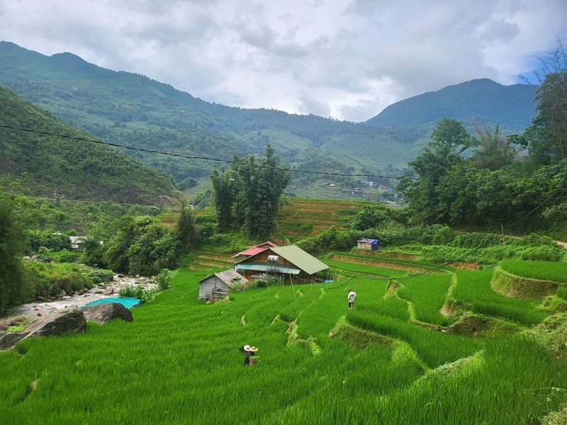 3D2N Sapa Adventure Tour from Hanoi by Night Train & Limousine - Sapa’s villages and Cat Cat walk