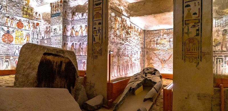 4-Days Nile Cruise From Aswan To Luxor including Abu Simbel - Day one: the High Dam and Philae Temple